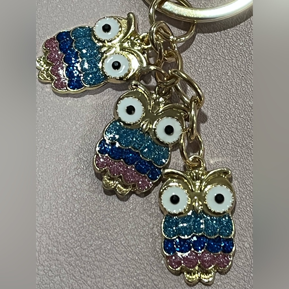 New Owl Multi-colored Rhinestone Keychain - Picture 2 of 6